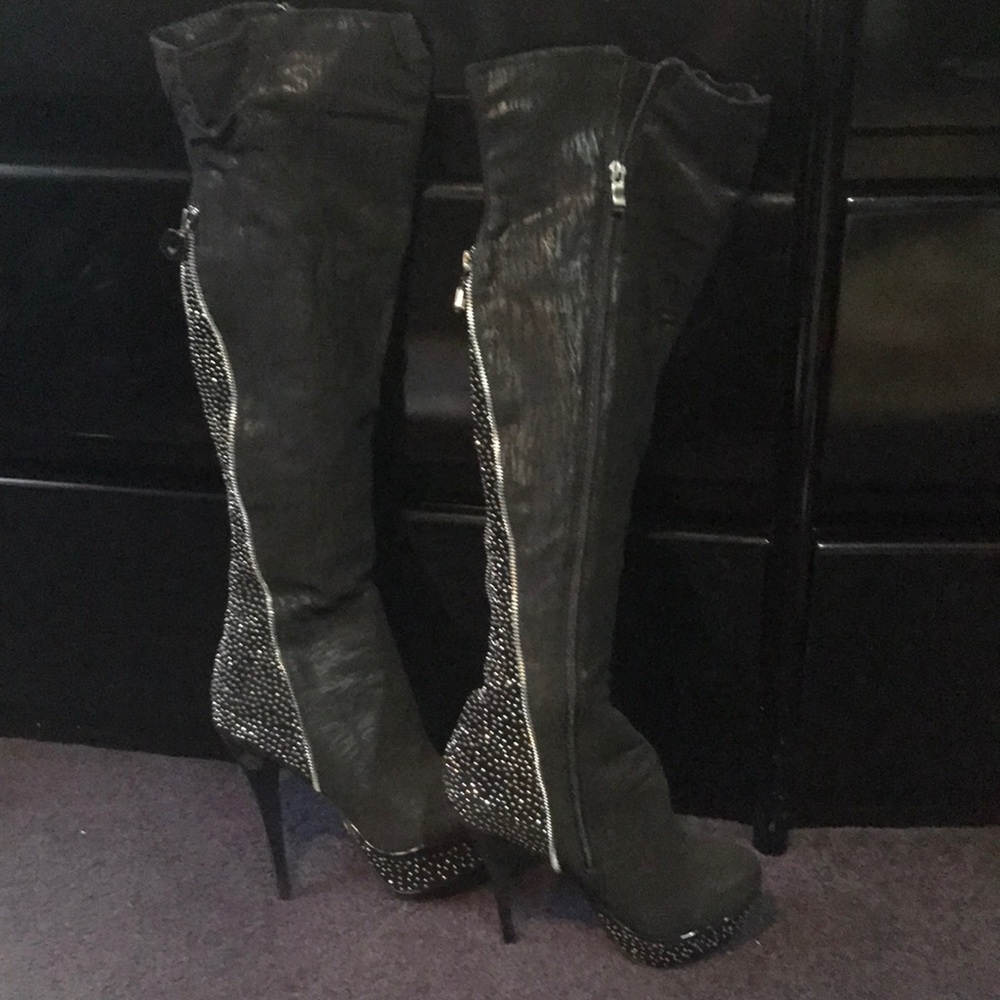 Over the knee ringtones up the back